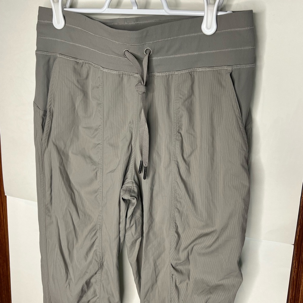 lululemon Studio Joggers Sz 6 Riverstone - Picture 2 of 5